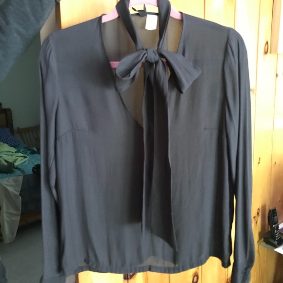 H&M V-Neck Gray Long Sleeve Blouse with Neck Tie - Picture 1 of 4